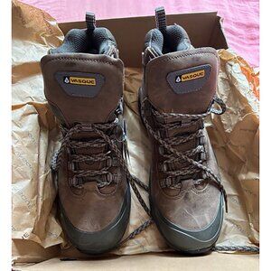 Vasque waterproof hiking boots 7401 TAKU GTX WOMENS 8.5 NEW IN BOX